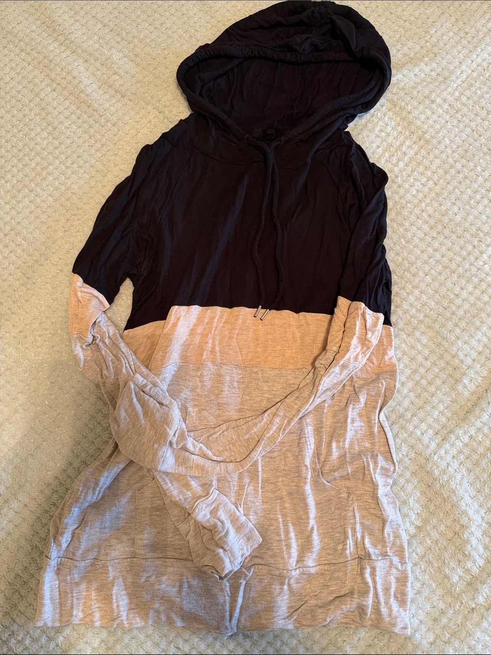 Market & Spruce Black and Cream Colorblock Hooded Tunic